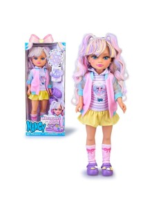 NANCY CHARMS IN STYLE